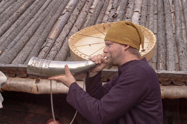 Snorre blåser i hornet